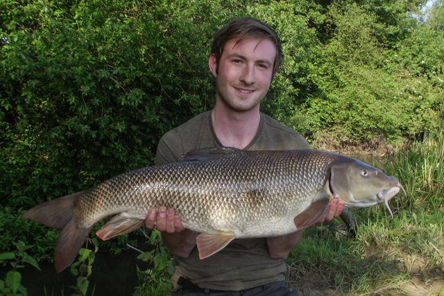 competition Excellent famine Small River Barbel Fishing
